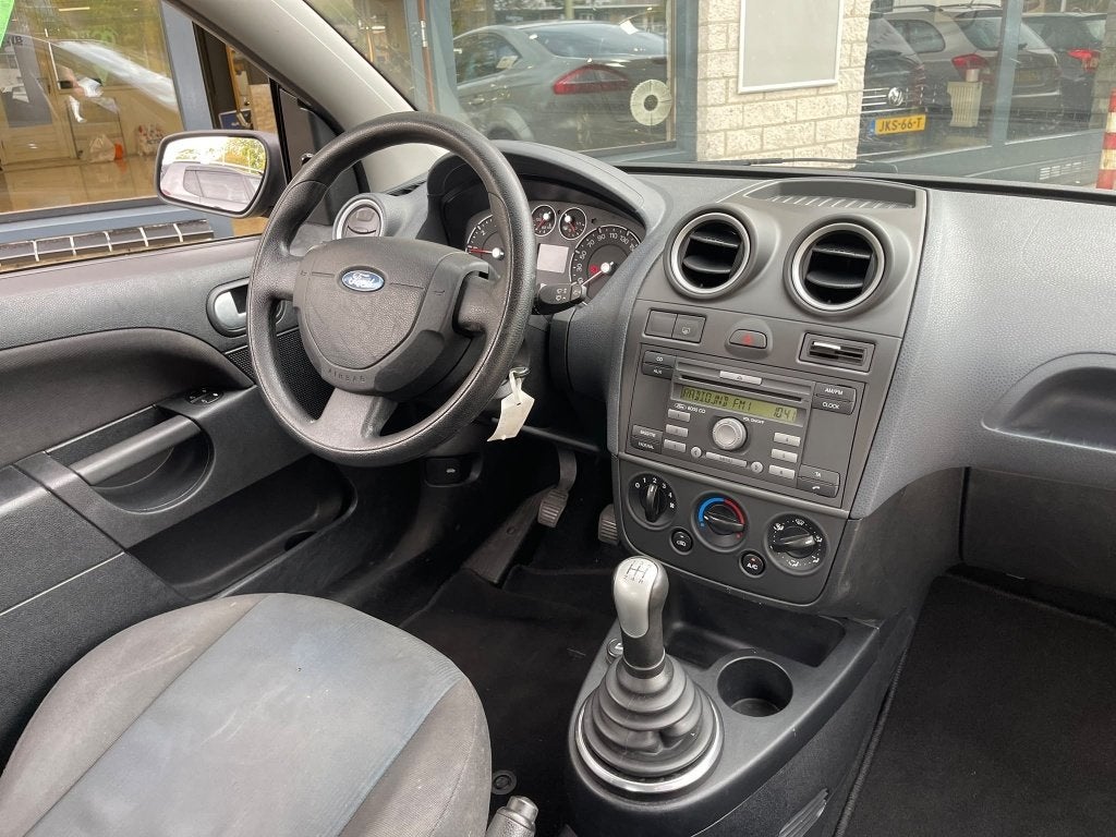Foto 2 van Ford Fiesta 1.3-8V Futura Airco Apk tot 16/04/2027