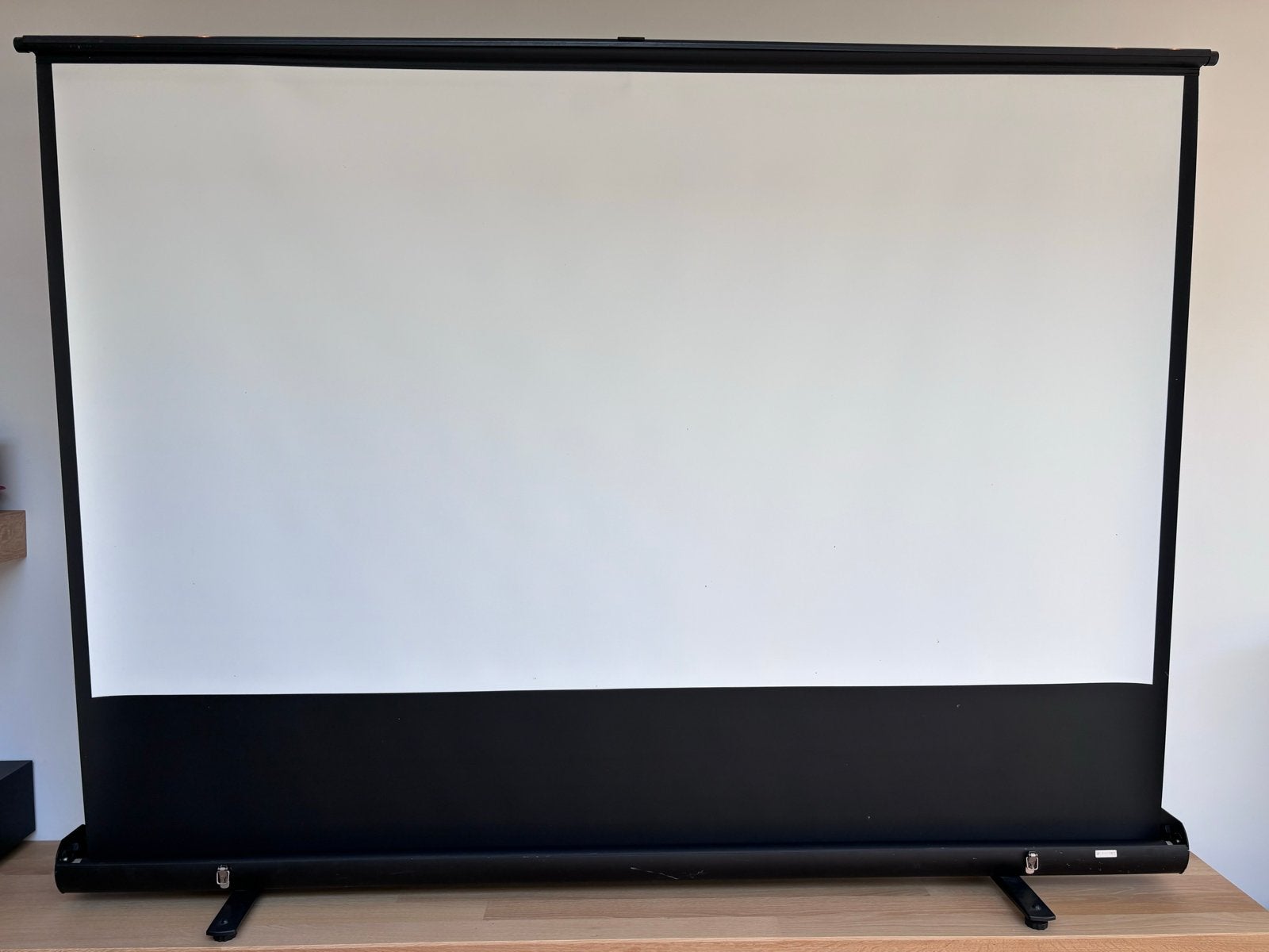 Elite Floor-up beamer scherm 90,6 inch (230 cm), Ophalen, Gebruikt