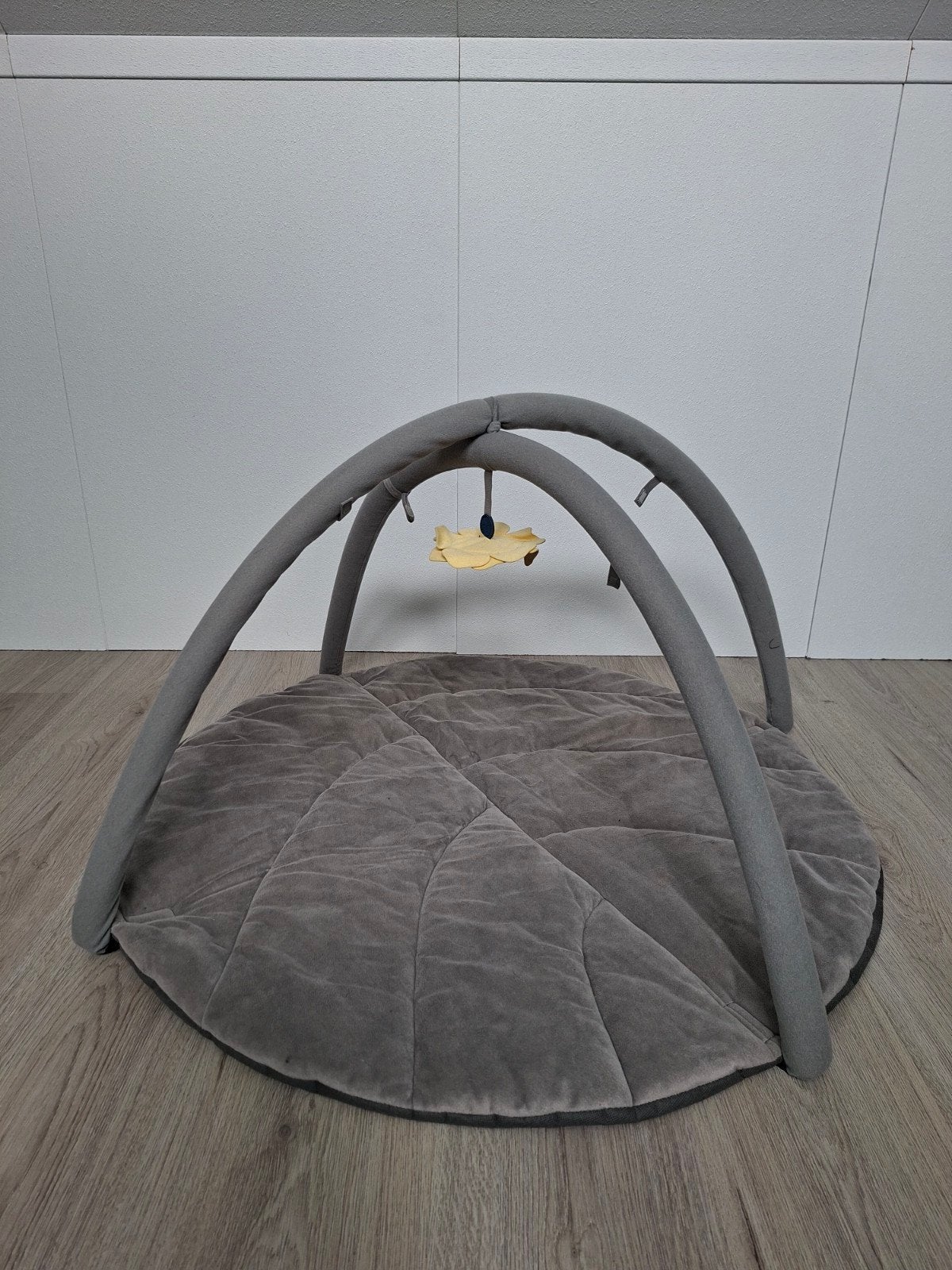 IKEA Baby Speelmatje met Boog - Aanpasbaar, Kinderen en Baby's, Speelgoed | Babyspeelgoed, Ophalen of Verzenden, Gebruikt, Speelkleed
