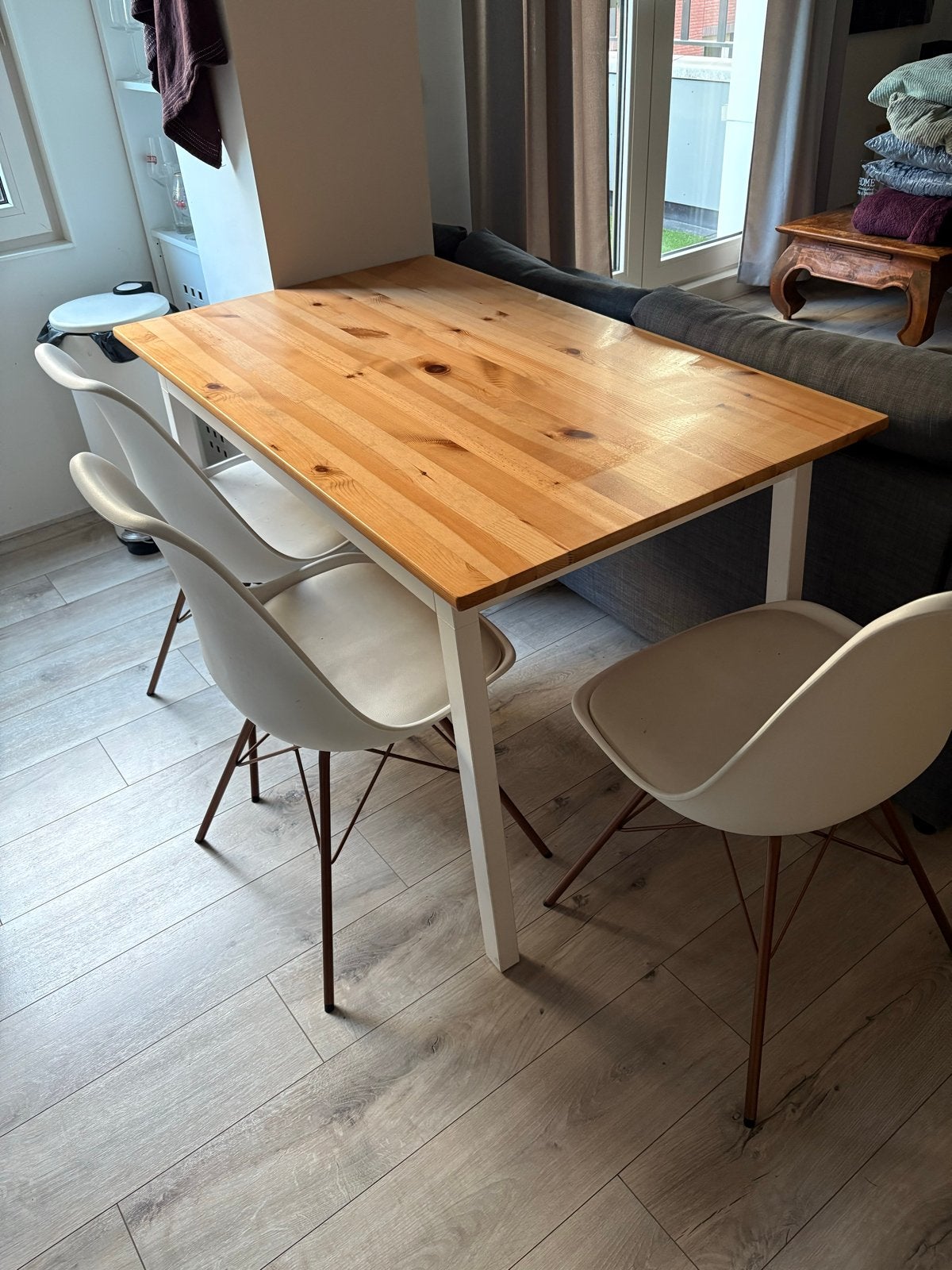 Mooie houten eettafel met wit onderstel 125 x 75 cm, Ophalen, Gebruikt, 100 tot 150 cm, 50 tot 100 cm