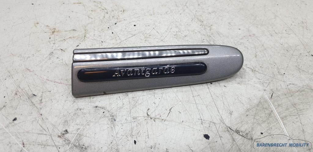 Stootstrip spatbord W211 Avantgarde rechts Mercedes E klasse, Gebruikt, Mercedes-Benz AG, Mercedes-Benz, Ophalen of Verzenden