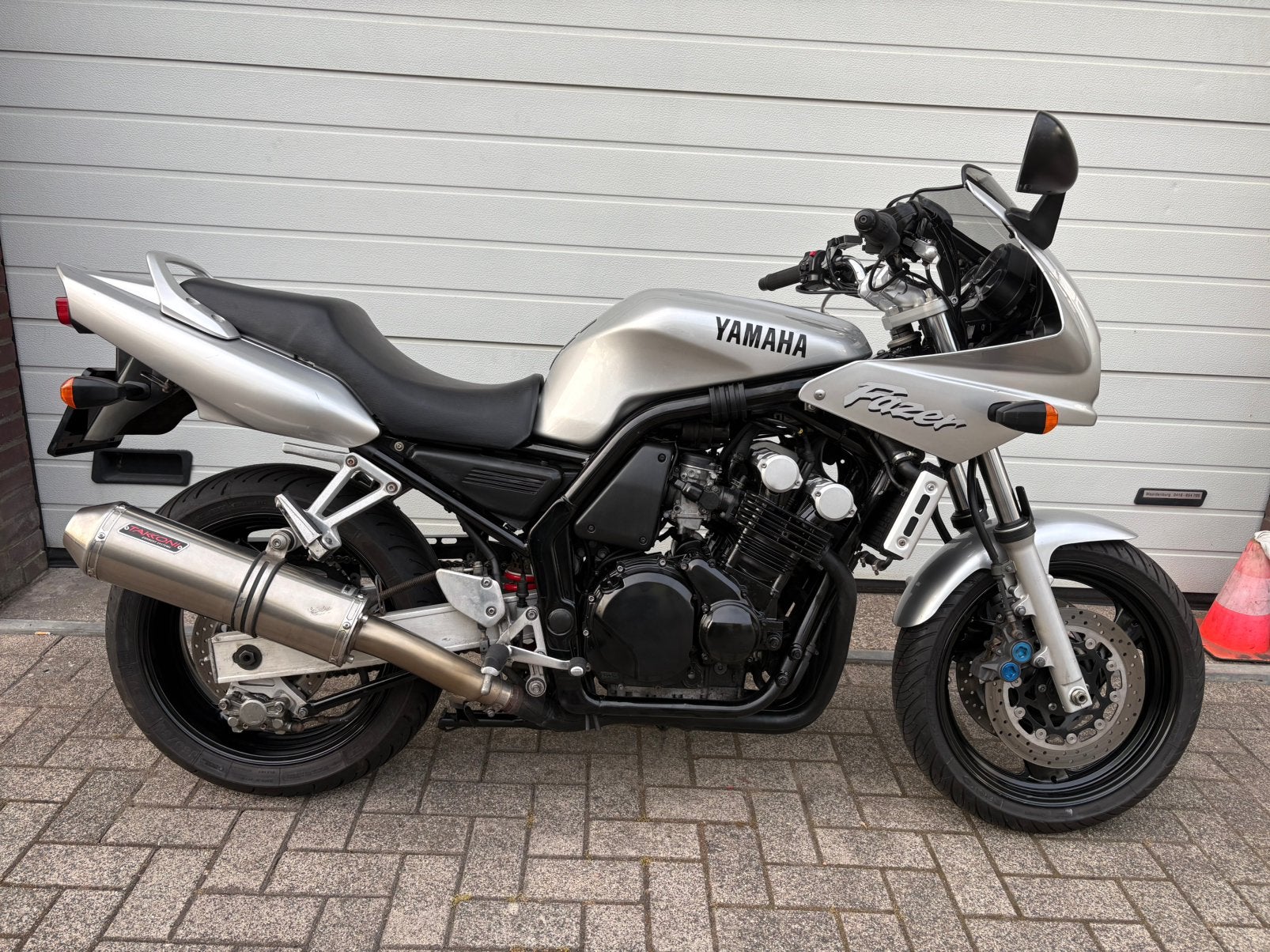 Yamaha fazer 600 lees goed wat er allemaal aan gedaan is, Motoren, Particulier, Toermotor