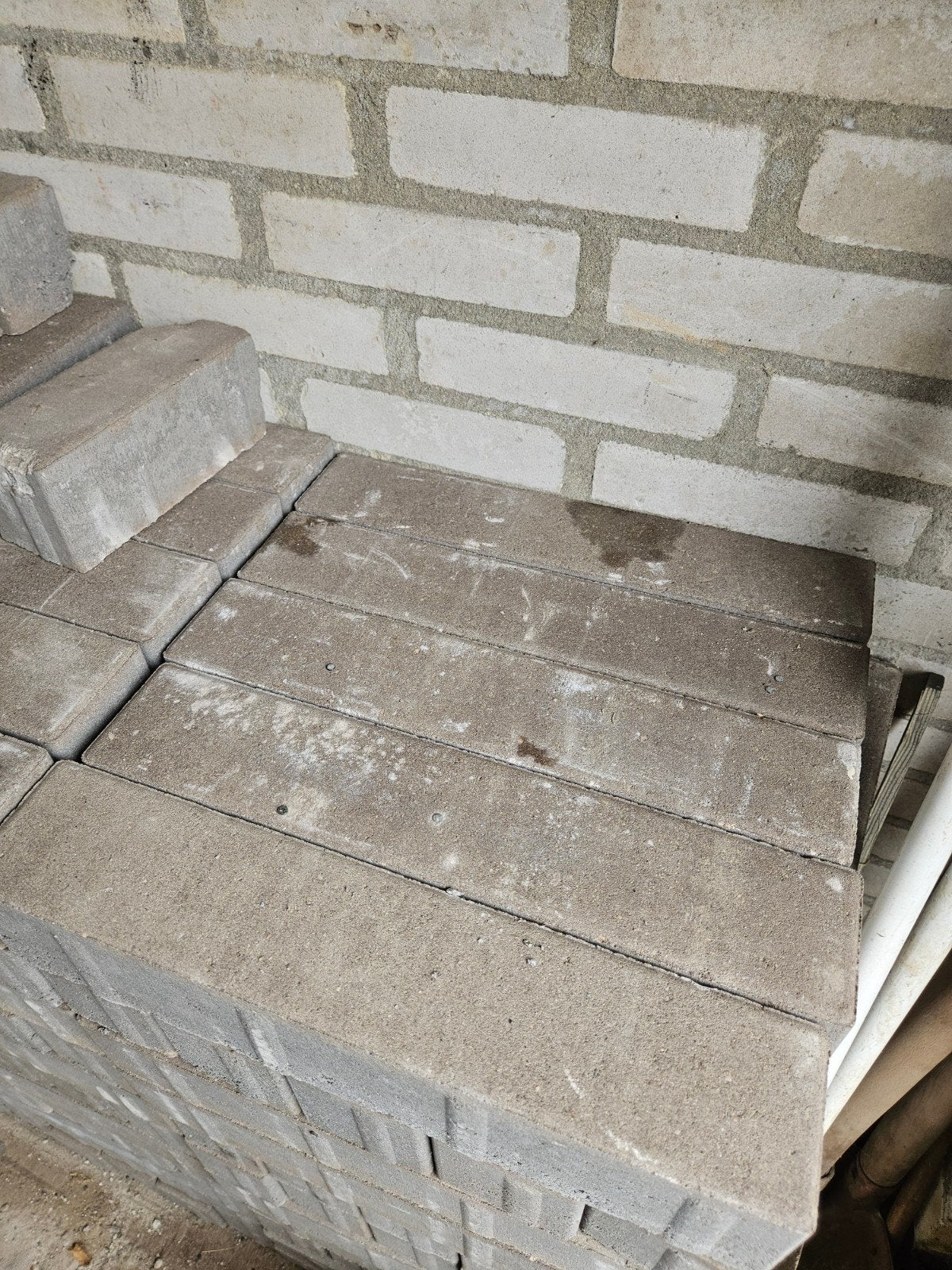 Nieuwe betonnen stenen voor tuin of oprit, Ophalen, Nieuw, Beton