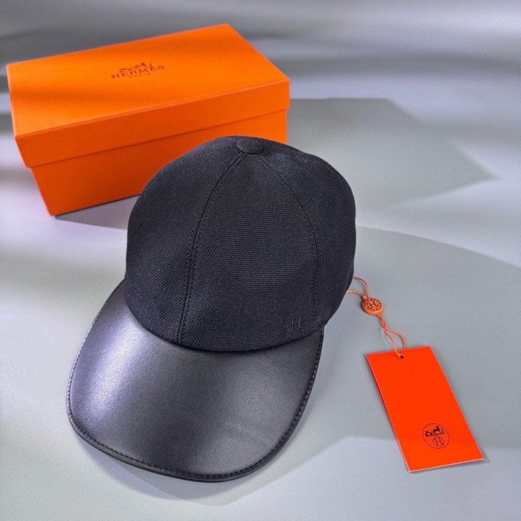 Hermes Kelly Buckle Leather Cap (L), Nieuw, Ophalen of Verzenden, 58 of 59 cm (L, 7¼ of ⅜ inch), Pet