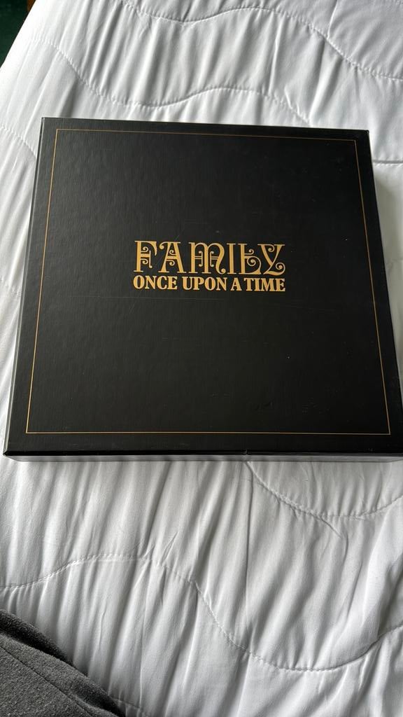 Family - Once Upon A Time (ltd box set), Ophalen, Zo goed als nieuw