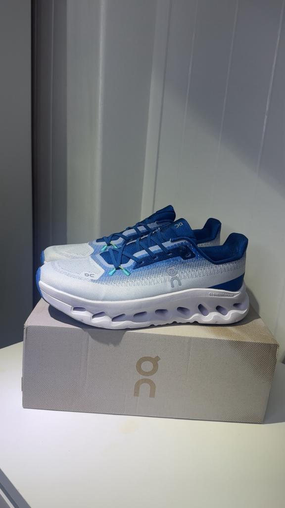 On cloud - Ivory/Tempest, Overige kleuren, Nieuw, Ophalen of Verzenden, Sneakers of Gympen