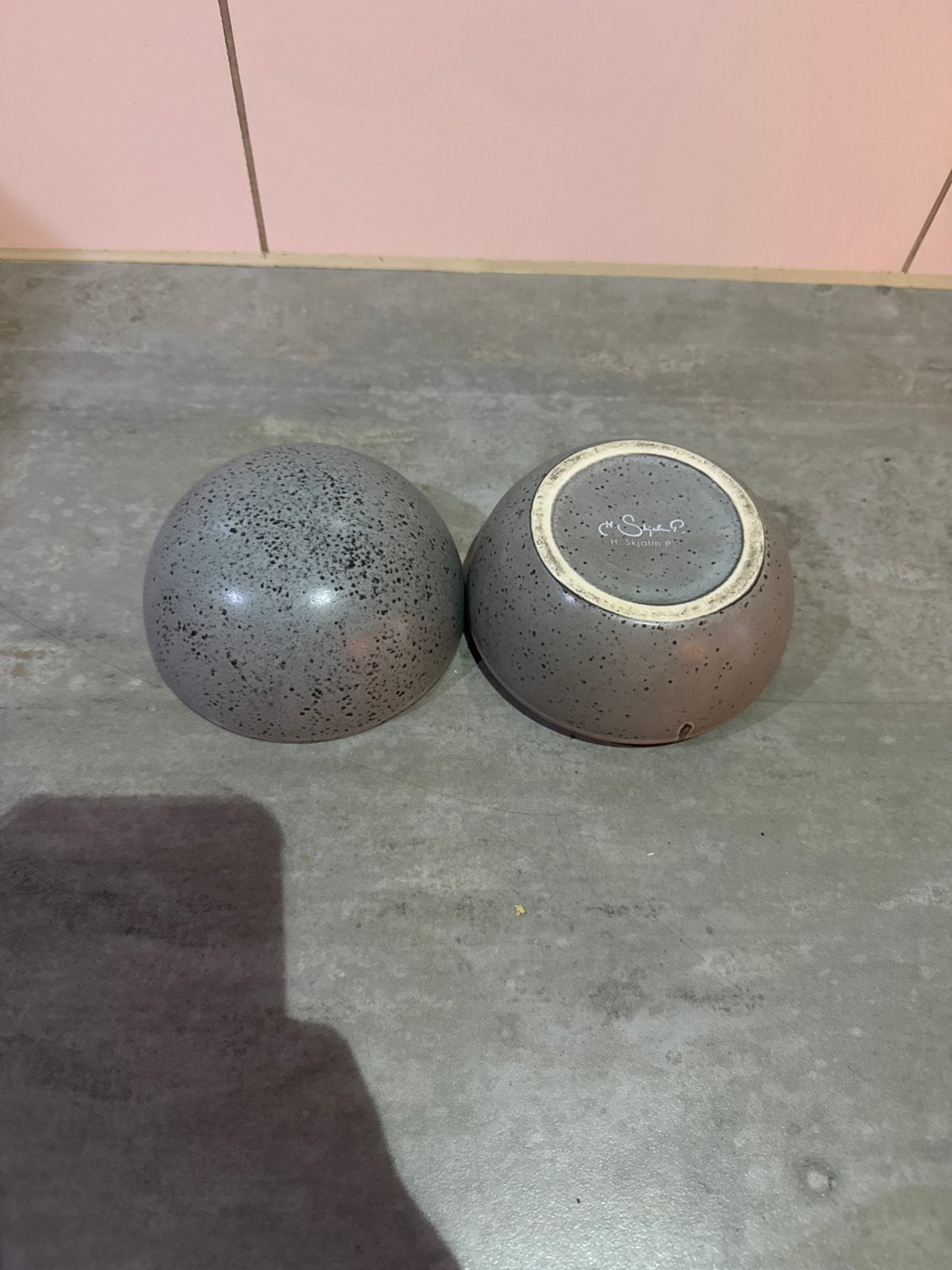 Stijlvolle grijze pot/kruik - Zo goed als nieuw, Porselein of Keramiek, Rond, Pot of Kruik, Ophalen of Verzenden