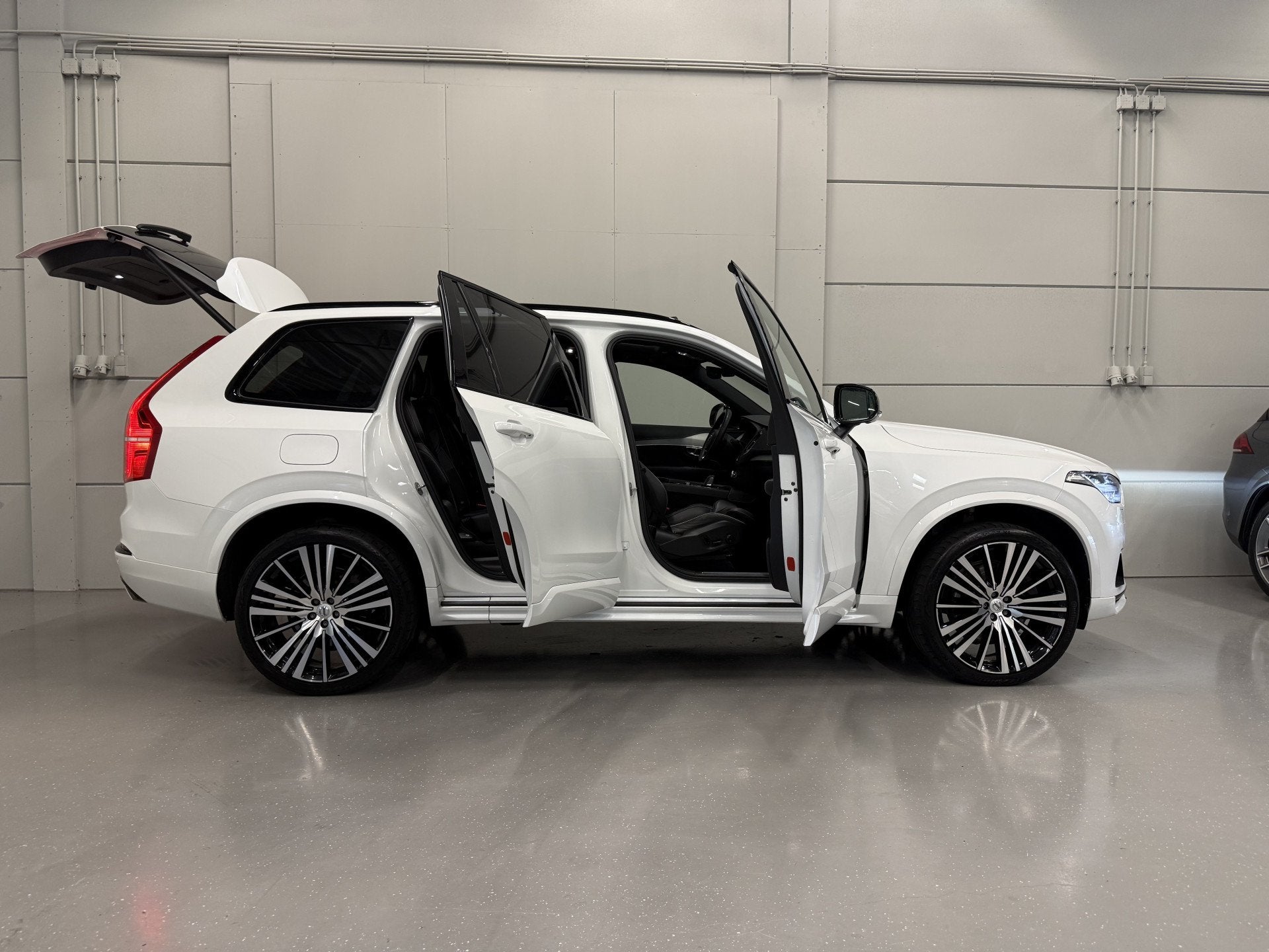 Foto 10 van Volvo XC90 T8 Recharge AWD R-Design PANO/TREKHAAK/SOH 93,7%/