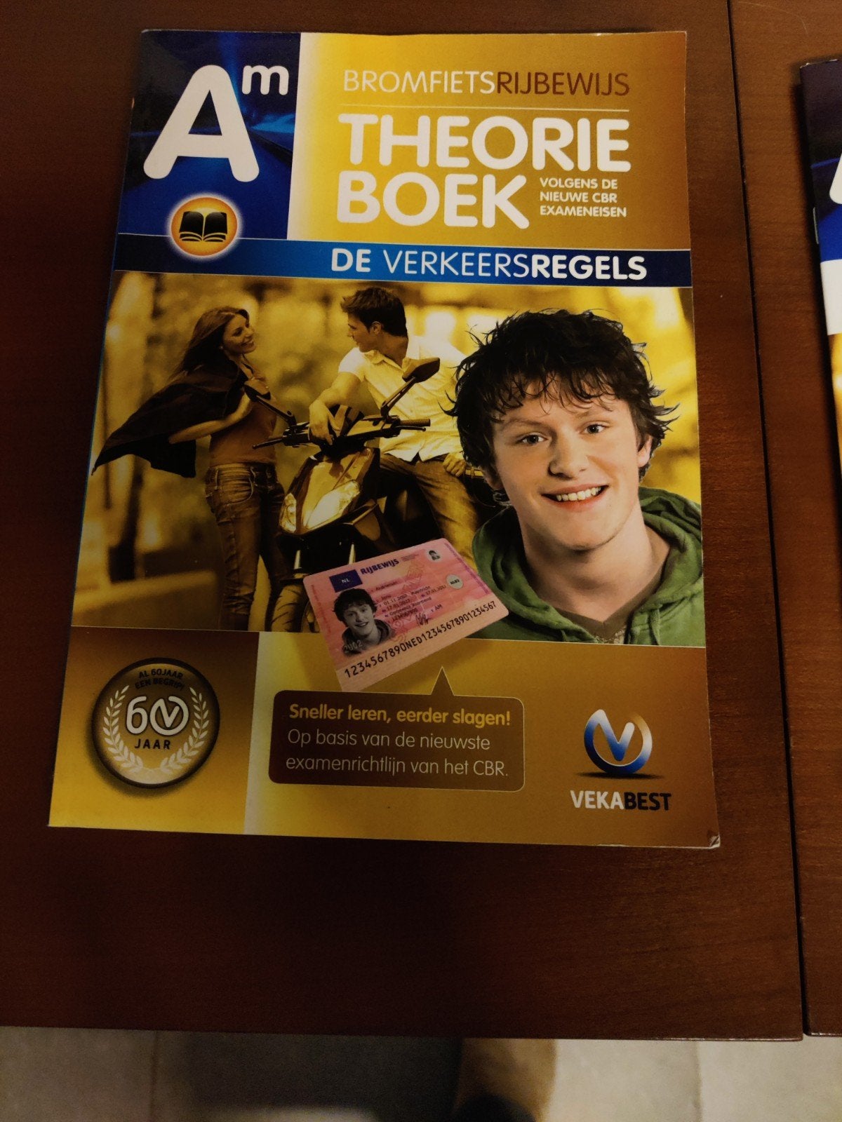 Bromfietsrijbewijs Theorieboek + Samenvatting, Ophalen of Verzenden, Zo goed als nieuw, Overige niveaus, VEKABEST