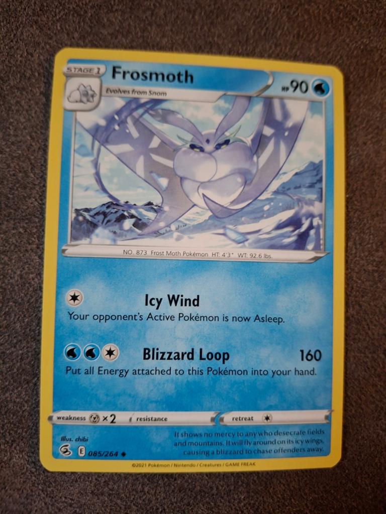 Pokémon Kaart Frosmoth 085/264 - Fusion Strike, Ophalen of Verzenden, Zo goed als nieuw, Losse kaart