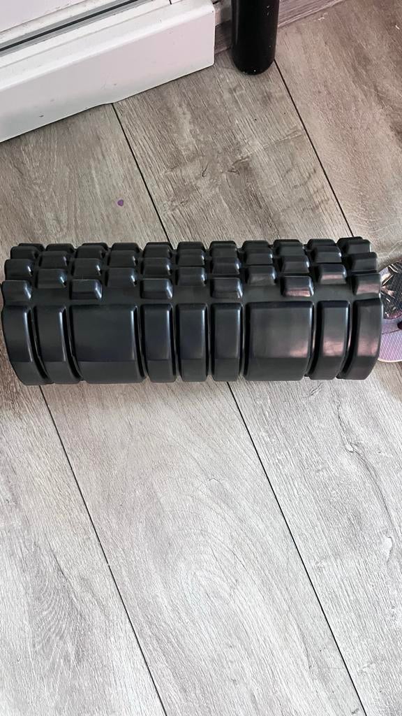 Zwarte Foamroller voor Fitness en Massage, Ophalen of Verzenden, Gebruikt, Benen, Foamroller