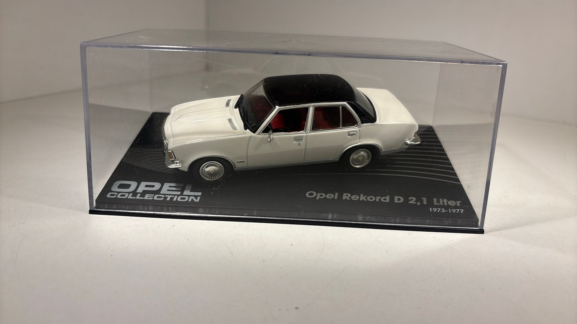Opel rekord d 2.1 liter atlas 1.43, Hobby en Vrije tijd, Modelauto's | 1:43, Overige merken, Auto, Ophalen of Verzenden, A