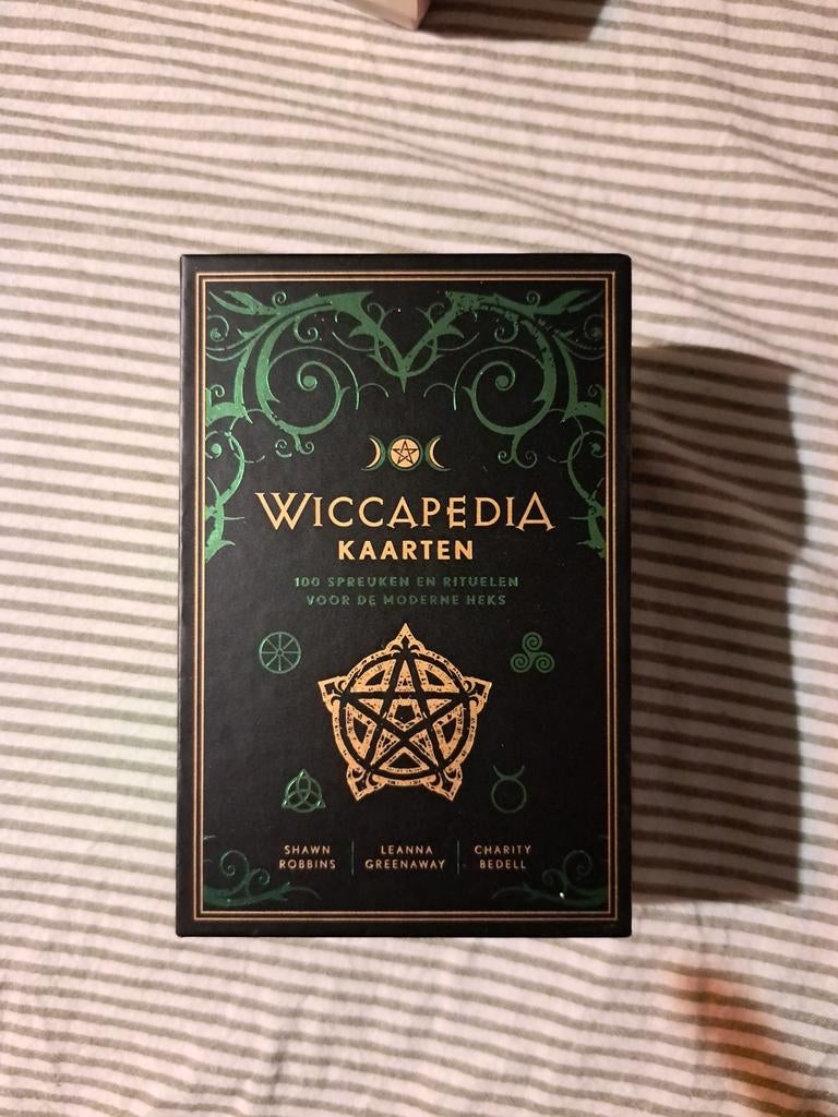 Wiccapedia Orakel Kaarten - Zo goed als nieuw, Ophalen of Verzenden, Zo goed als nieuw