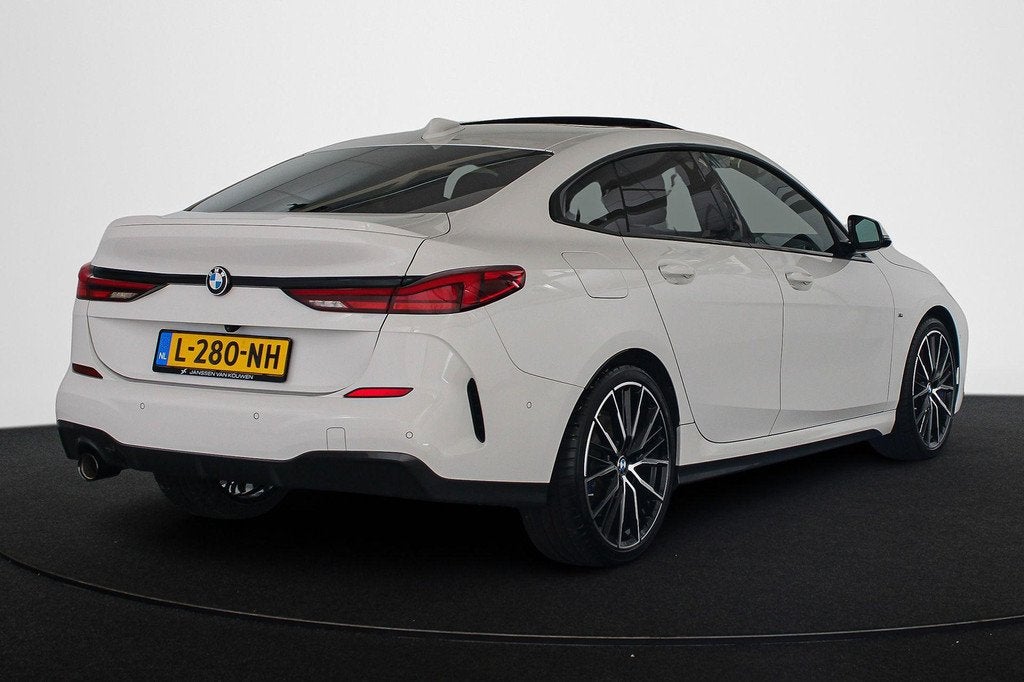 BMW 2-serie Gran Coupé 218i Business Edition M Sport Panora, Auto's, BMW, 136 pk, Gebruikt, 1350 kg, Wit