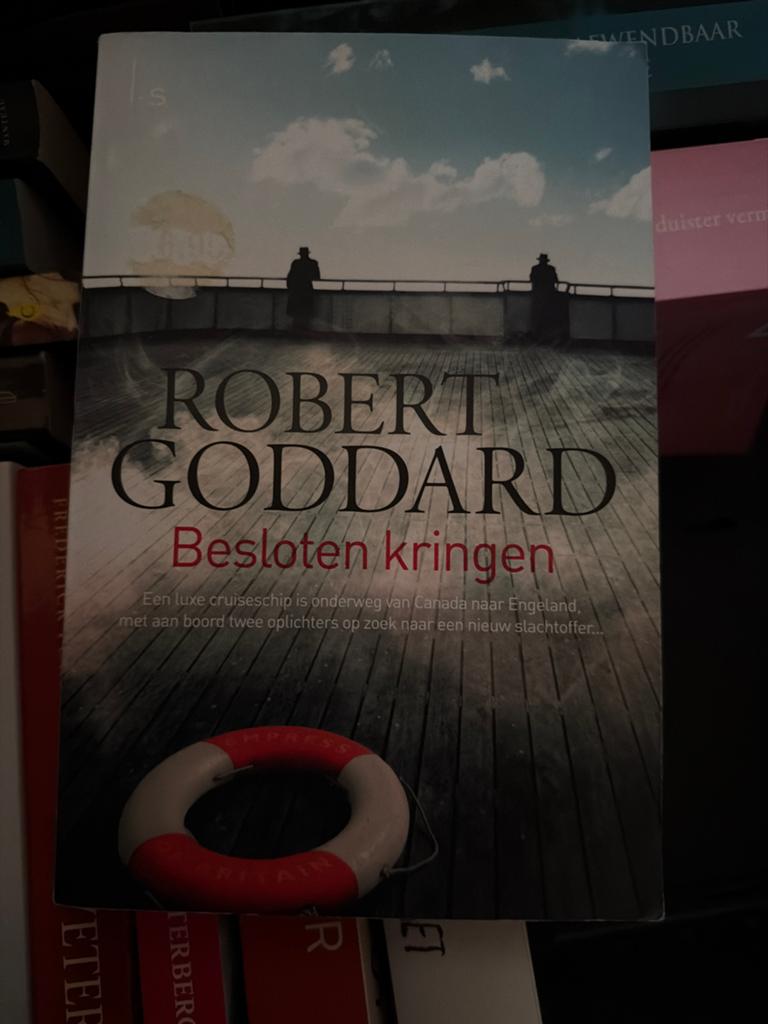 Z4.  Robert Goddard - Besloten kringen, Boeken, Thrillers, Zo goed als nieuw, Ophalen of Verzenden