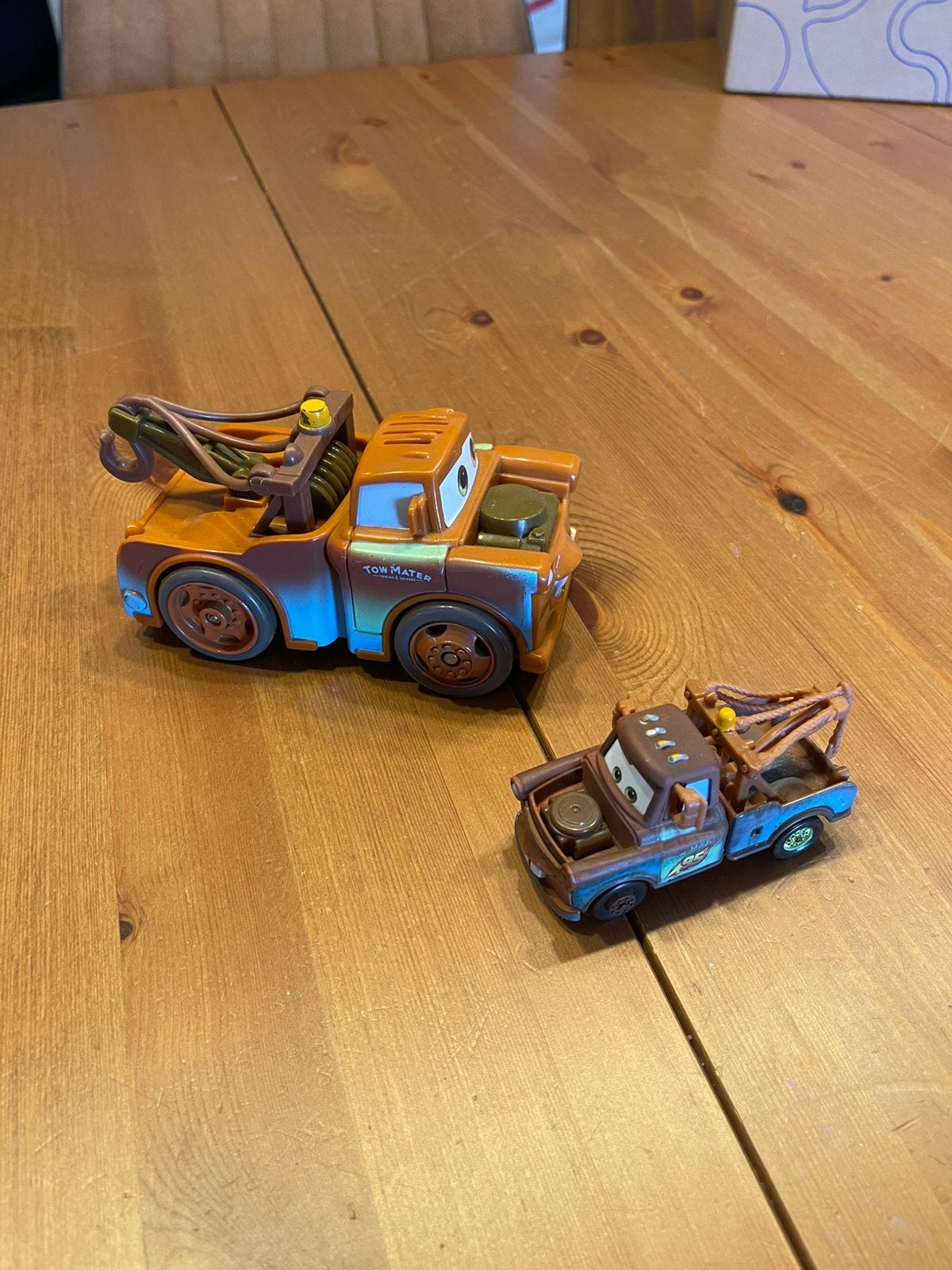 Set van 2 Takel wagens, waaronder Shake 'N Go Mater, Ophalen, Overige figuren, Nieuw, Overige typen