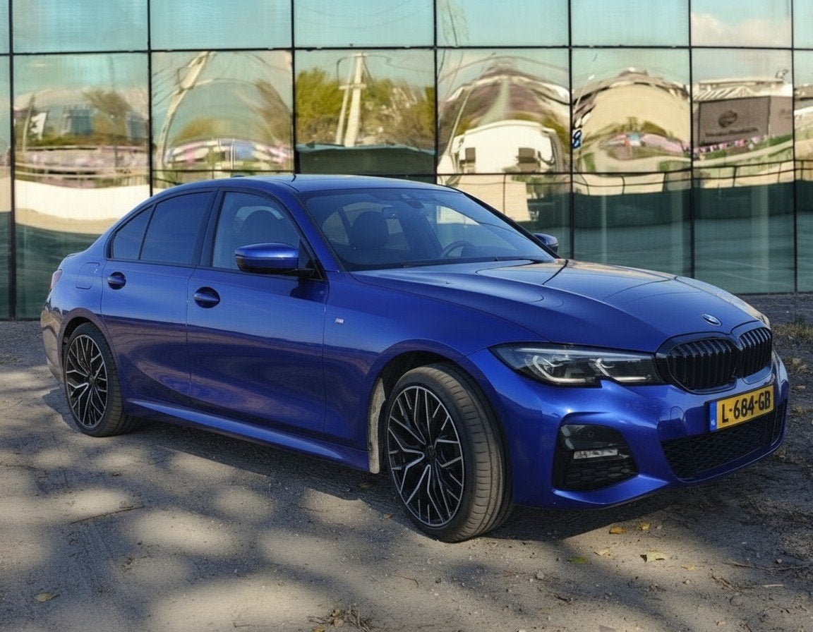 BMW 320E Business + Edition M-Pakket, Automaat, 1998 cc, Achterwielaandrijving, Zwart