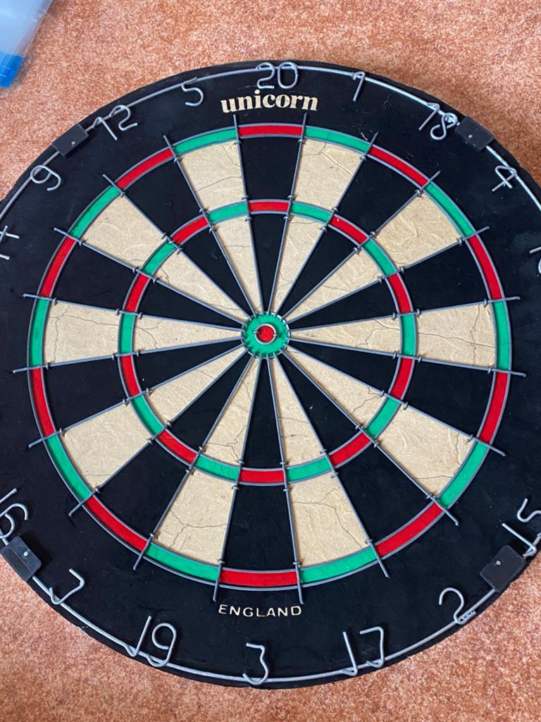 Unicorn Bristle Dartbord - Zo goed als nieuw, Sport en Fitness, Ophalen, Zo goed als nieuw, Dartbord