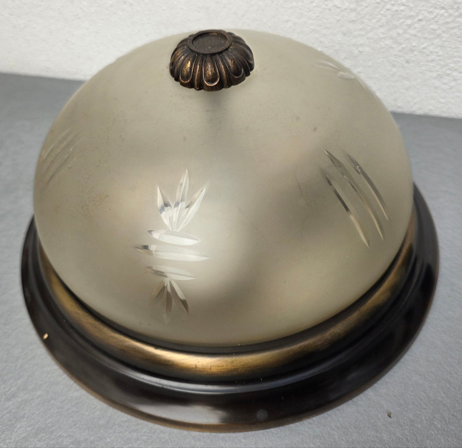 Vintage Plafondlamp met Matglas en Messing Details, Overige merken, Overige fittingen, Ophalen of Verzenden, Glas