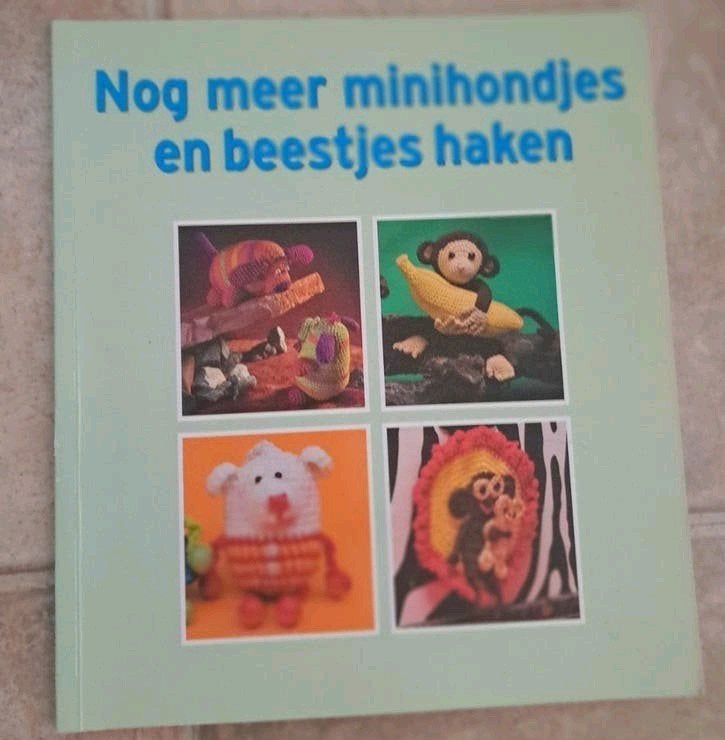 Nog meer minihondjes en beestjes haken, Ophalen of Verzenden, Zo goed als nieuw, Breien en Haken, Geschikt voor kinderen
