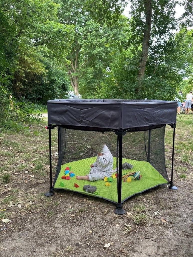 Buiten box voor baby op de camping, Kinderen en Baby's, Boxen, Ophalen of Verzenden, Zo goed als nieuw, Rond