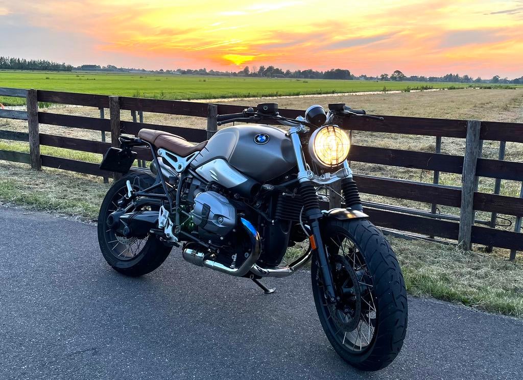 BMW R Nine T Scrambler | Spaakvelgen | Bruin Zadel, Motoren, Motoren | BMW, 4 cilinders, Motorrijbewijs A, Bedrijf, Meer dan 35 kW
