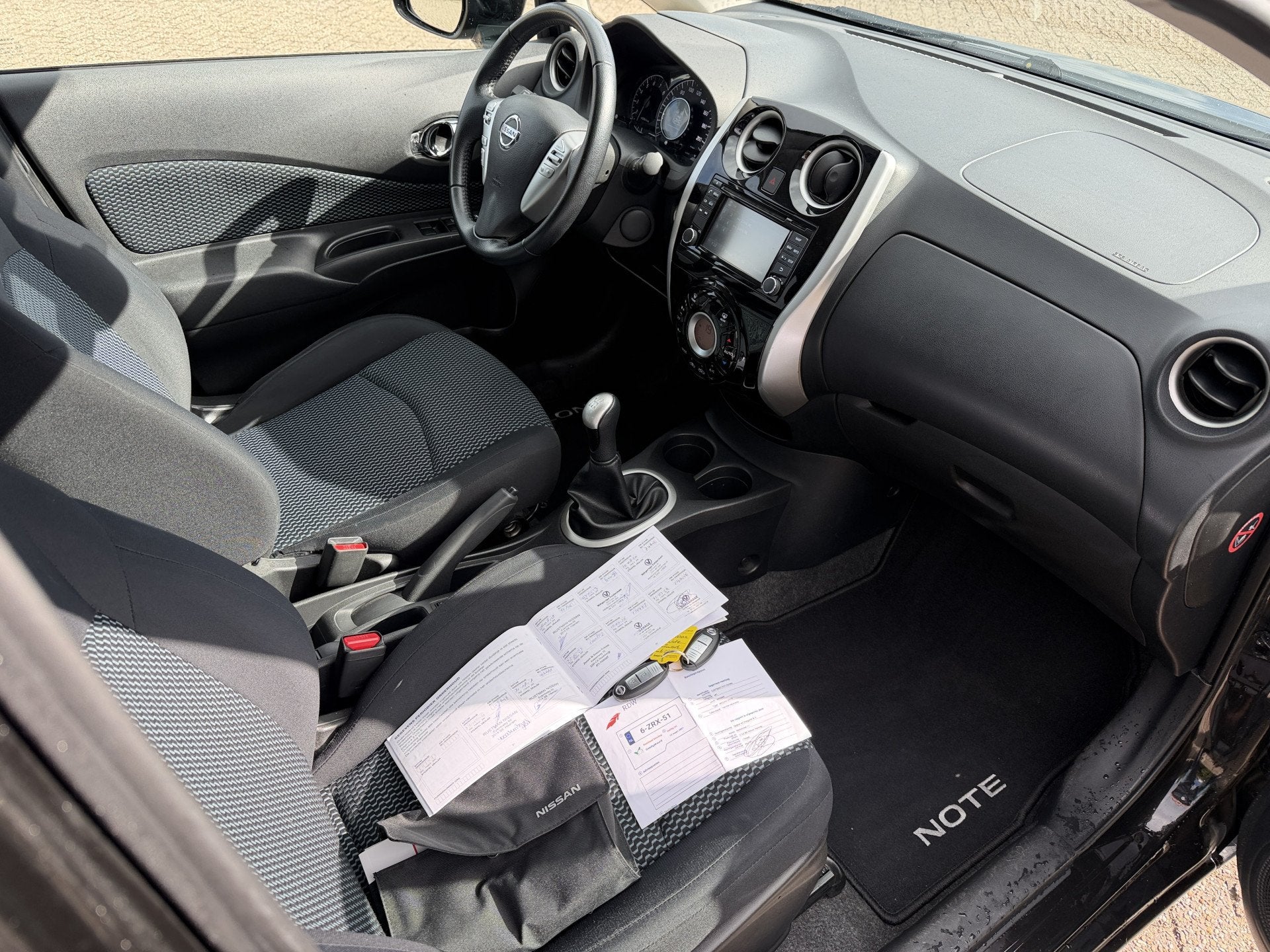 Nissan Note 1.2 DIG-S Connect Edition Clima/Cruise/LMV/PDC/D, Voorwielaandrijving, Stof, Gebruikt, Zwart