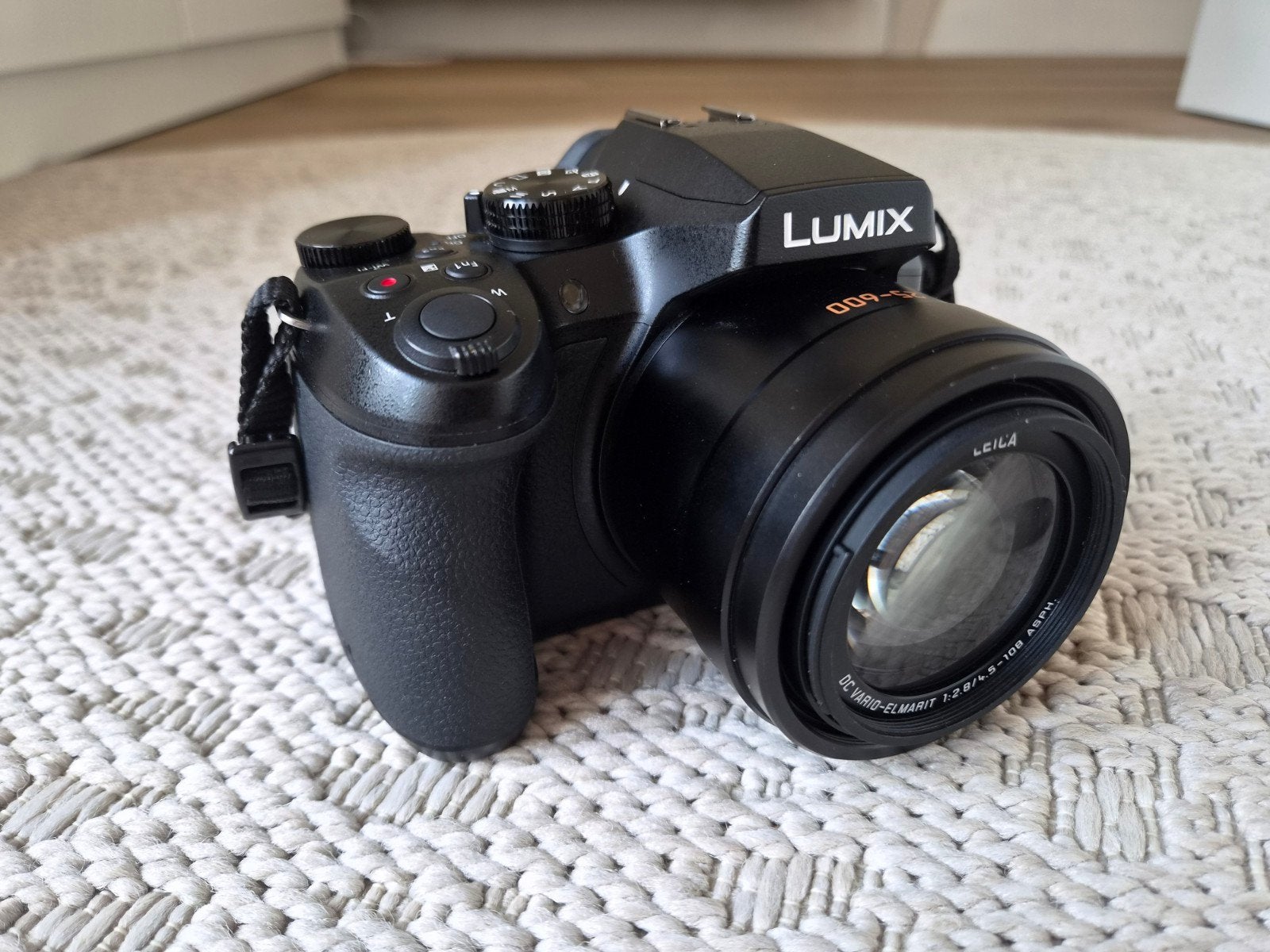 Panasonic Lumix DMC-FZ300 (1021 kliks), Panasonic, Kantelbaar/draaibaar scherm, Ophalen of Verzenden, Zo goed als nieuw