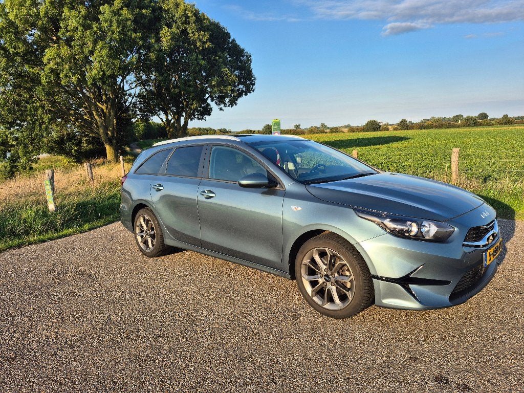 Kia Ceed station 1.0 T-gdi 100pk 2022 grijs/groen metallic, Auto's, Voorwielaandrijving, Dealer onderhouden, Stof, Zwart