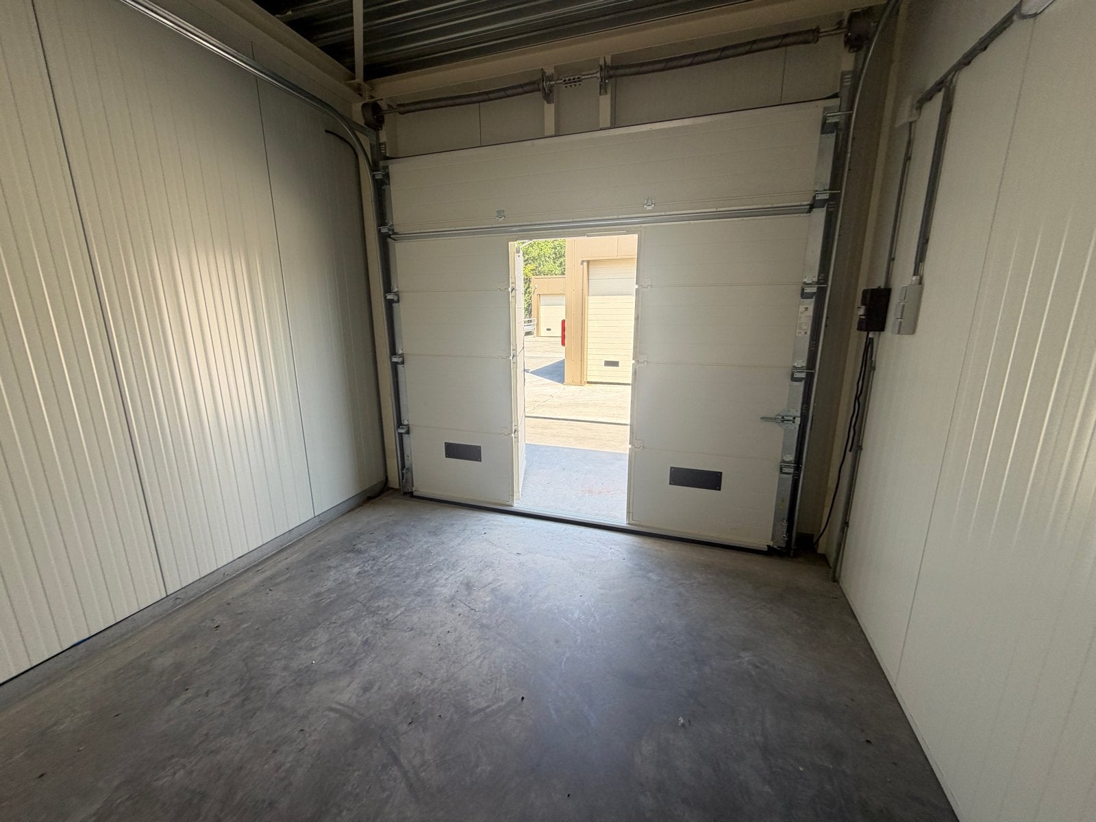 Te Huur Garagebox Almere Palmpolstraat, Bedrijfsruimte