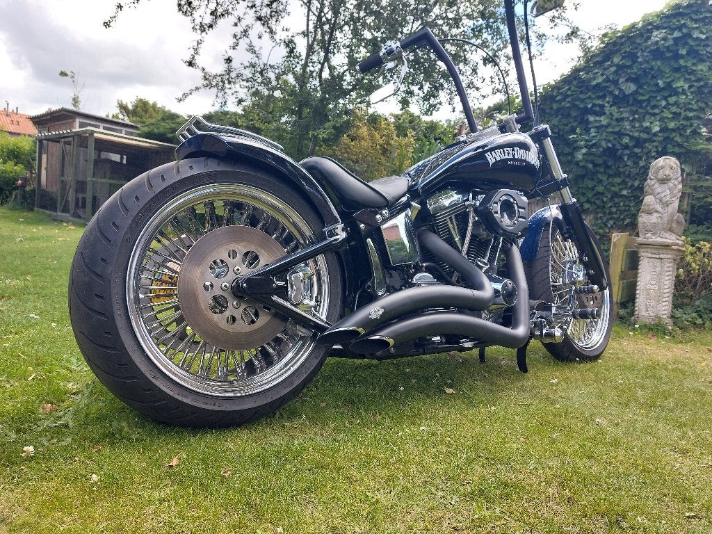 Harley davidson softail custom, Sportuitlaat, 2 cilinders, 1340 cc, Chopper