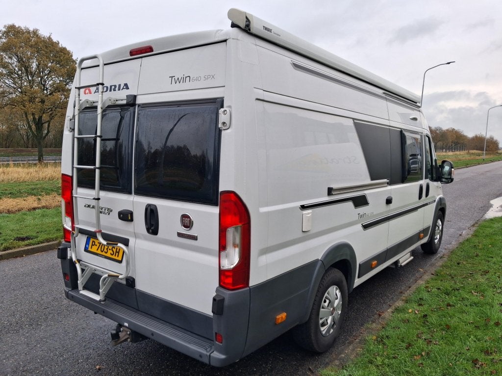 Adria Twin 640 SPX Trekhaak/Zonnepaneel, Standaard zit, Ringverwarming, Fiat, Bedrijf