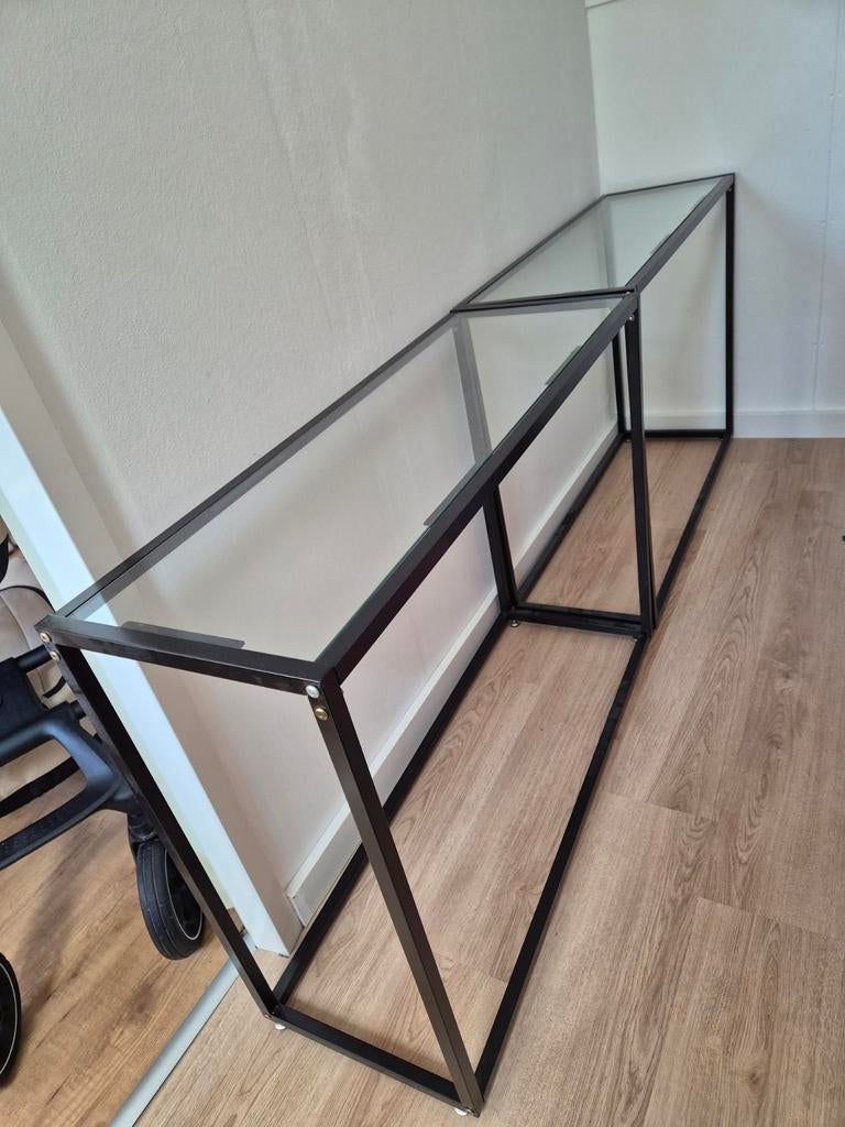 Sidetable 2 stuks zwart met glas, Ophalen, 100 tot 150 cm, Glas, 25 tot 50 cm