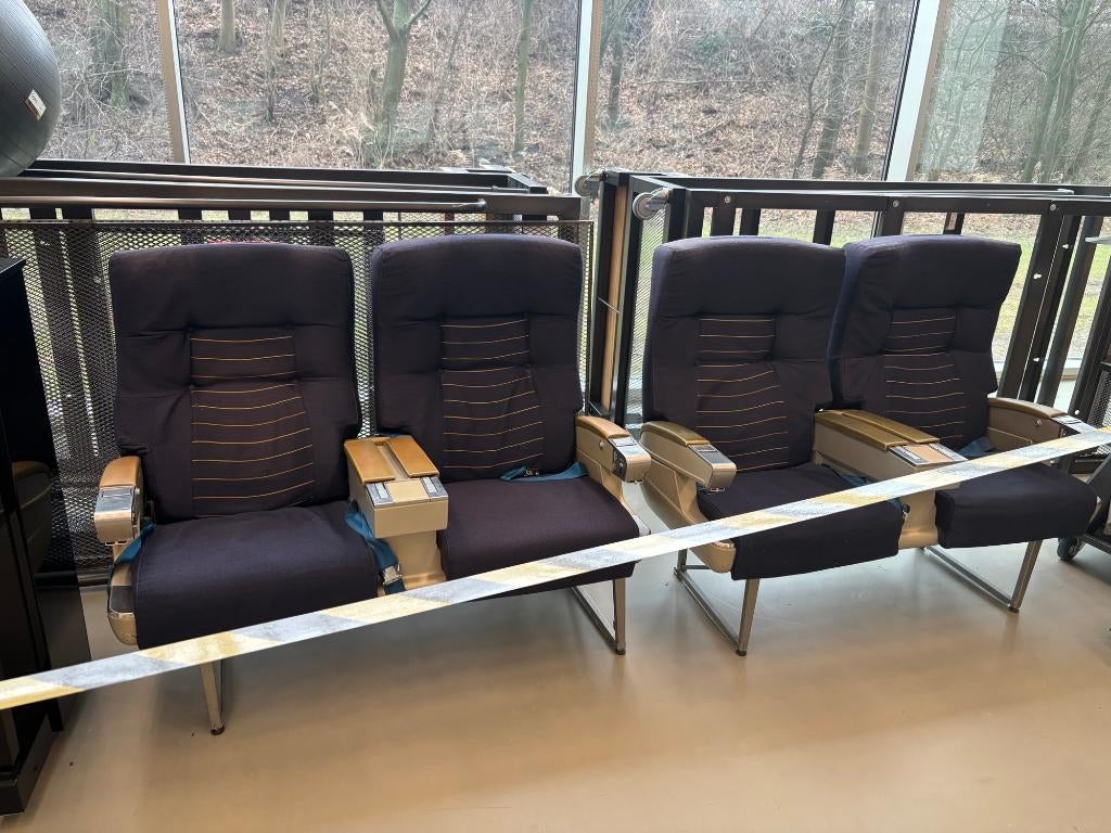 Hele mooie KLM business class stoelen in prima staat!, Verzamelen, Luchtvaart en Vliegtuigspotten, Ophalen, Zo goed als nieuw