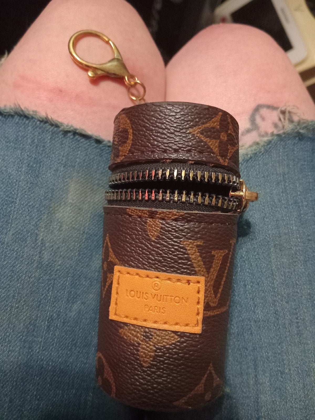 Louis Vuitton sleutelhanger/muntzakje, Ophalen of Verzenden, Zo goed als nieuw, Bruin, Overige merken