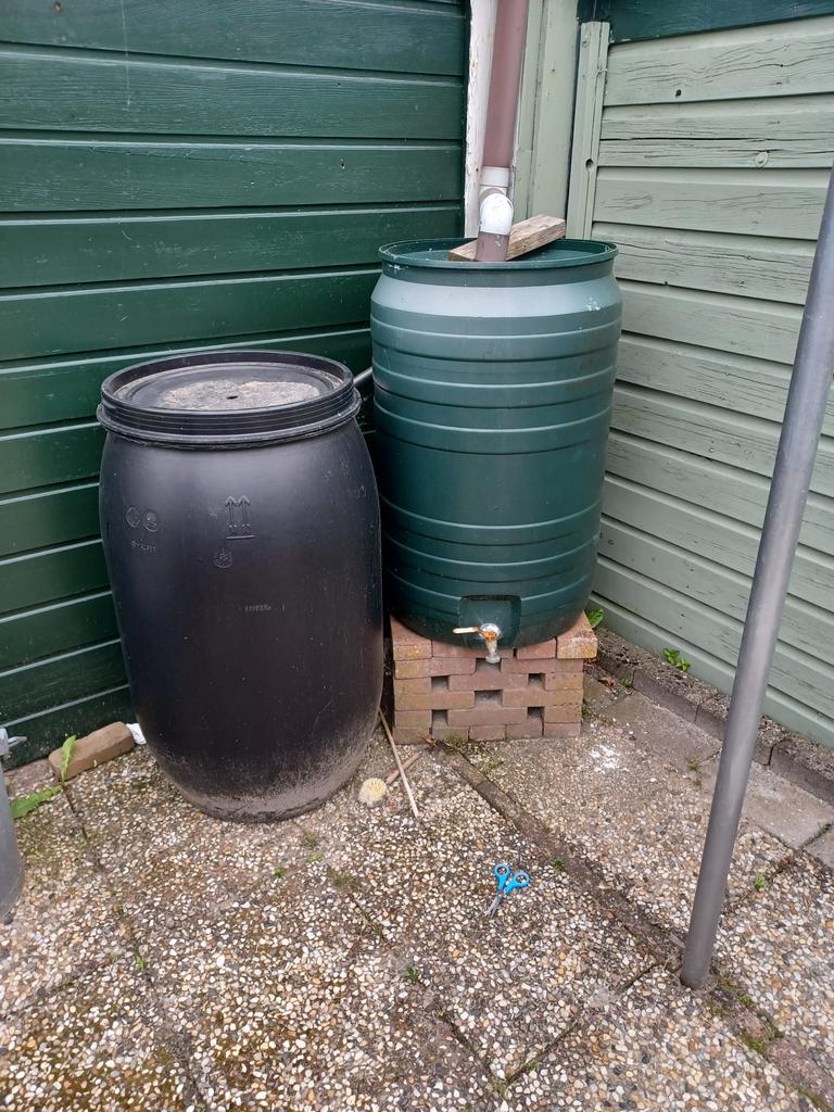 4x regenton GRATIS AFHALEN, 150 liter of meer, Ophalen, Gebruikt, Kunststof