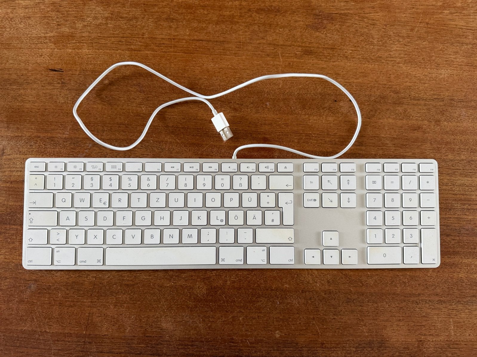Duits origineel Apple QWERTZ USB toetsenbord, Computers en Software, Ophalen of Verzenden, Qwertz, Bedraad, Numeriek gedeelte