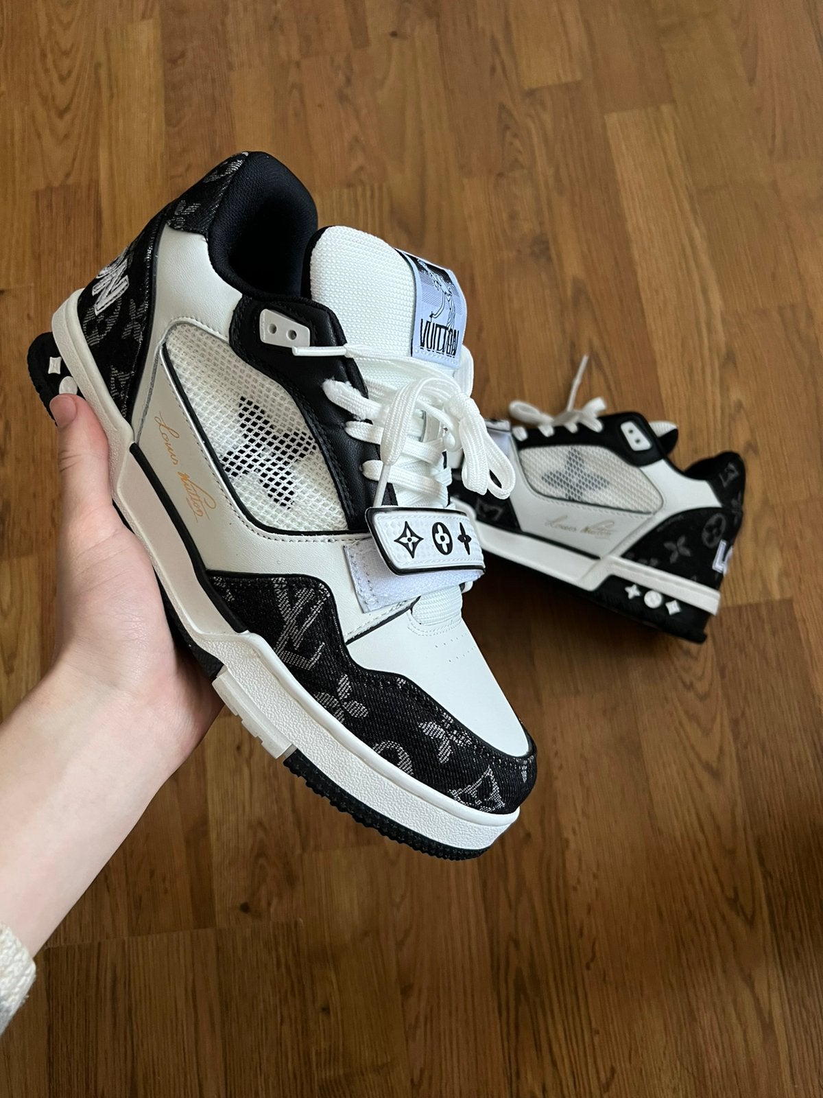 Louis vuitton velco strap sneakers, Kleding | Heren, Schoenen, Ophalen of Verzenden, Zo goed als nieuw