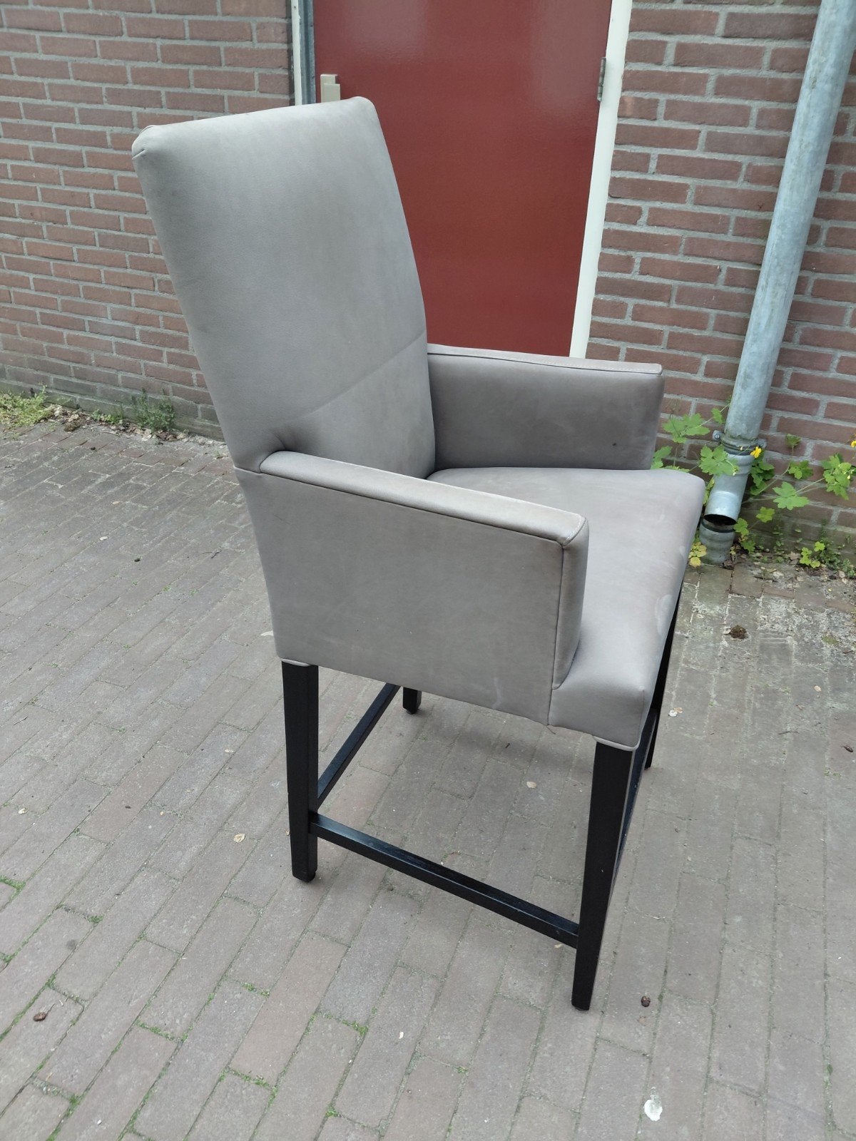 6 barstoelen licht grijs van kleur in goede staat., Ophalen, Leer, 90 cm of meer, Gebruikt