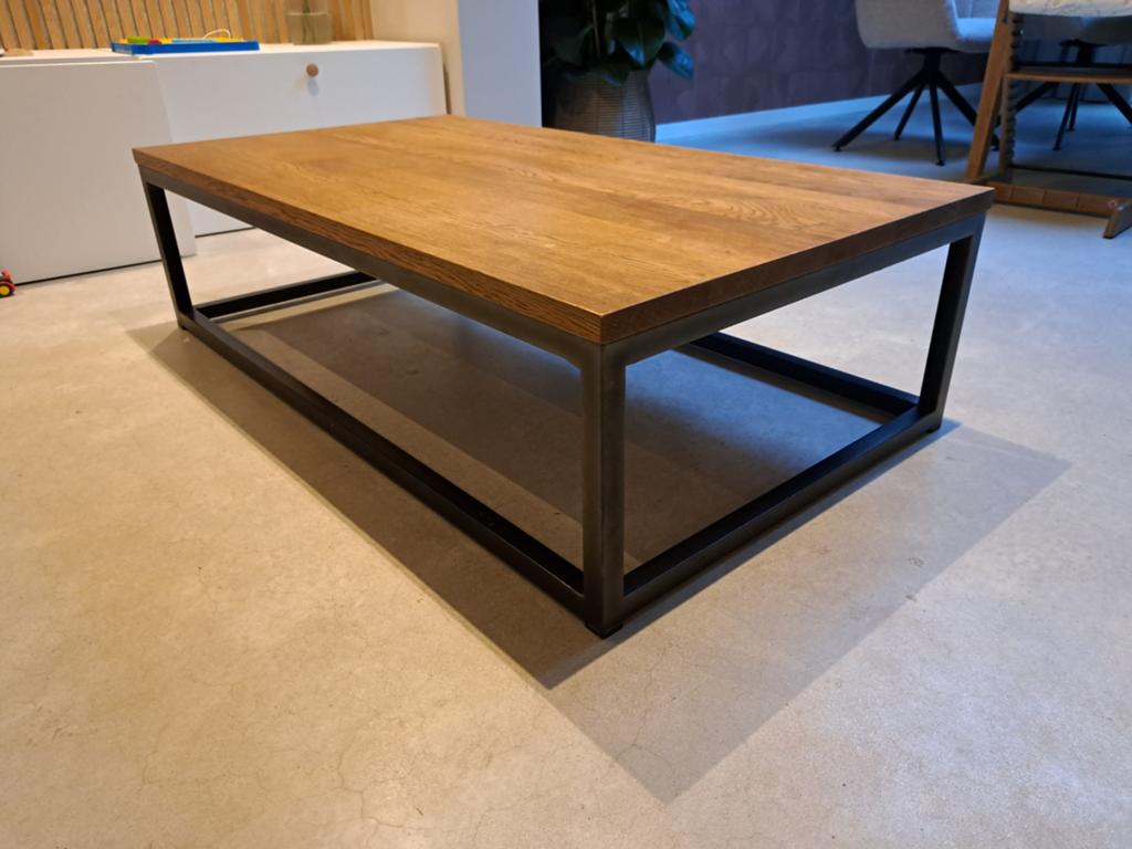 Salontafel met massief eiken blad en stalen onderstel, Ophalen, 100 tot 150 cm, Eikenhout, 50 tot 100 cm