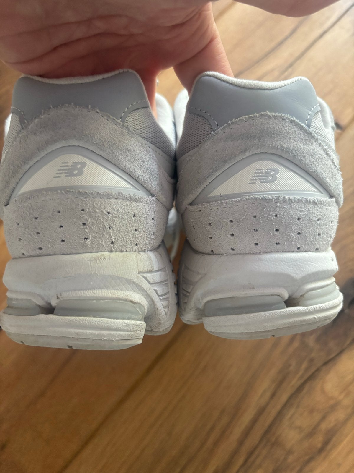 New Balance - licht Grijs mt 43, Kleding | Heren, Ophalen of Verzenden, Zo goed als nieuw, Overige kleuren, Sneakers of Gympen