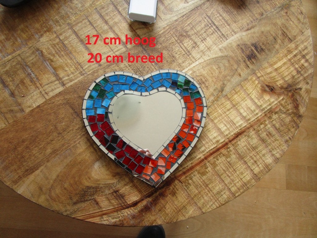 Hartvormige spiegel met mozaiek rand, Huis en Inrichting, Minder dan 50 cm, Ophalen of Verzenden, Zo goed als nieuw, Minder dan 100 cm