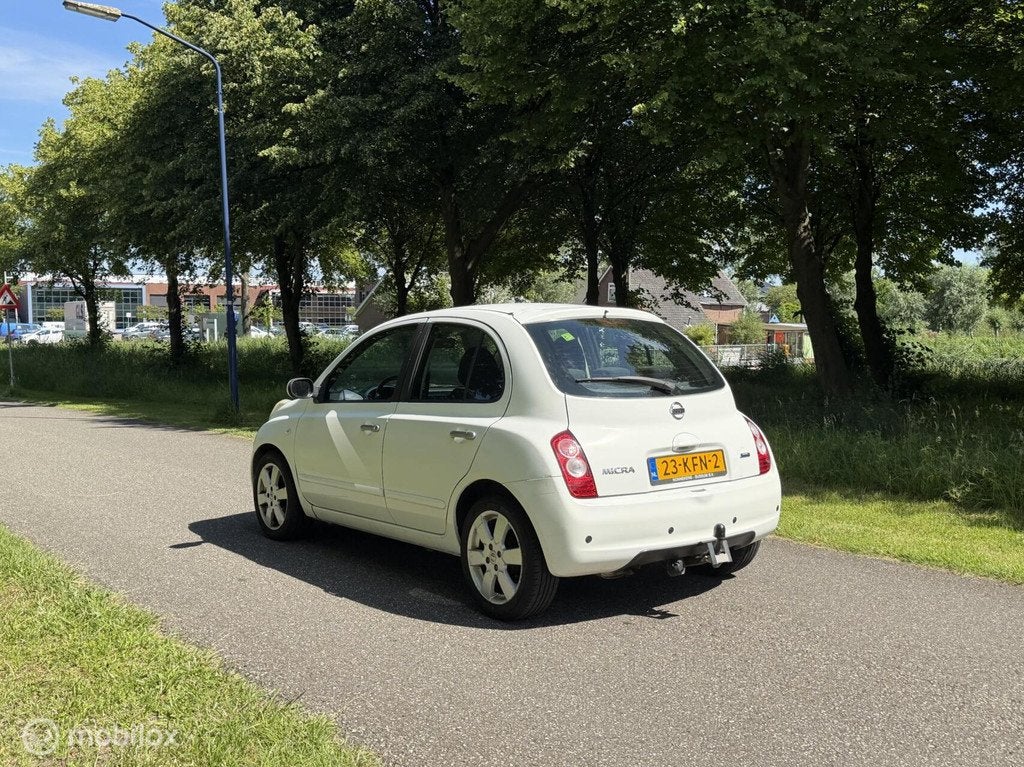Nissan Micra 1.2 Connect Edition*AUTOMAAT*PARKEERSENSOR*AIRC, Auto's, Zwart, 4 cilinders, Parkeersensor, Wit