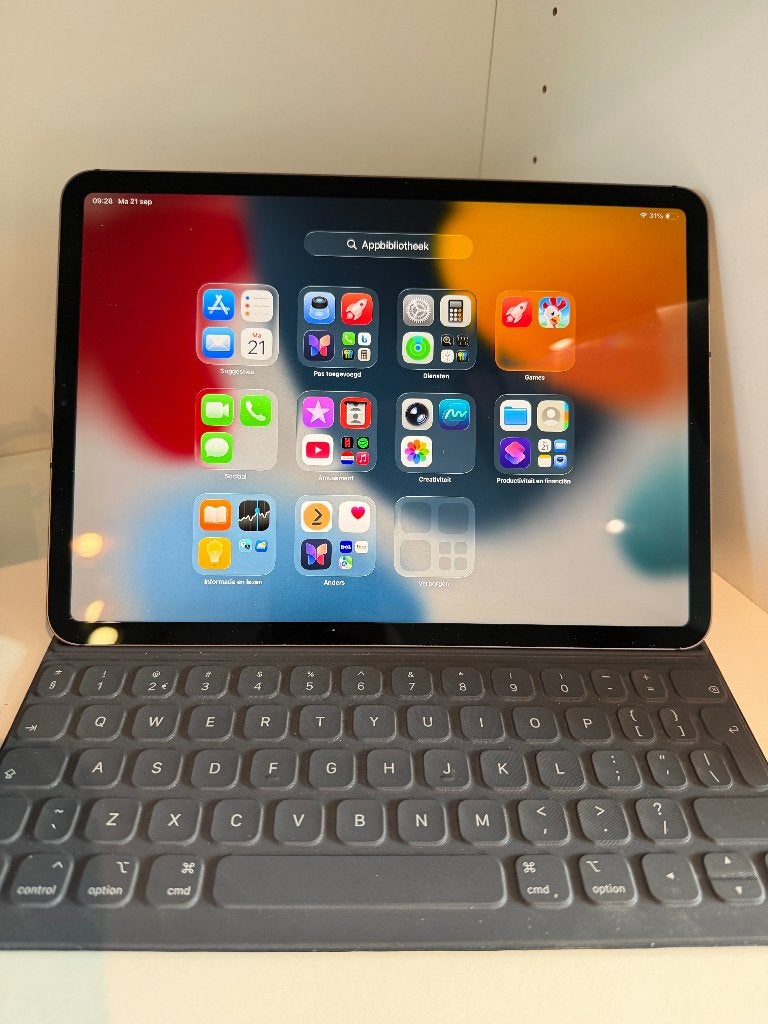 Apple iPad Pro 11” 2018 64GB Cellular + Smart Keyboard, Computers en Software, Ophalen, Gebruikt, Apple iPad, 11 inch