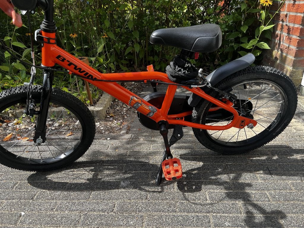 B'Twin kinderfiets 16 inch - Oranje, Fietsen en Brommers, Ophalen, Velgrem, B'Twin, 16 tot 20 inch