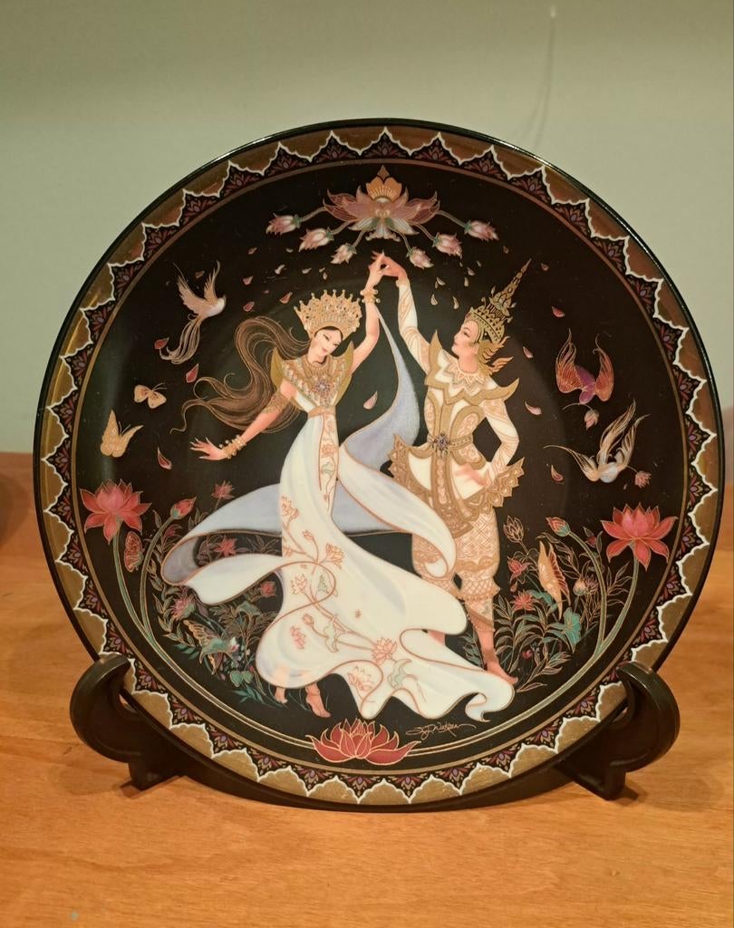Royal Porcelain
The Wedding Dance.
Bradex No. 80-R68-1.3, Ophalen of Verzenden