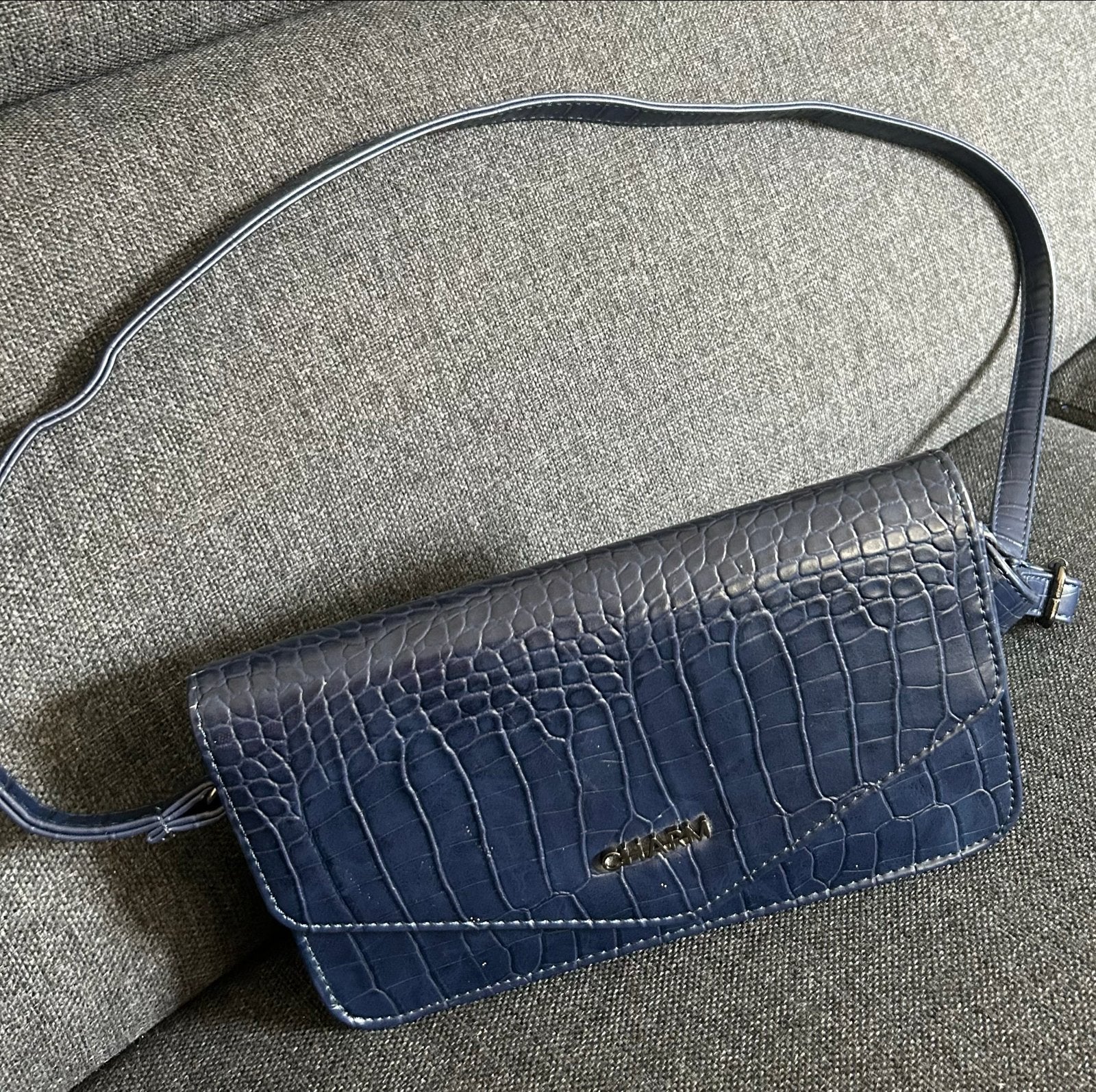 Donkerblauwe Charm schoudertas met crocoprint, Sieraden, Tassen en Uiterlijk, Ophalen, Nieuw, Blauw, Schoudertasje