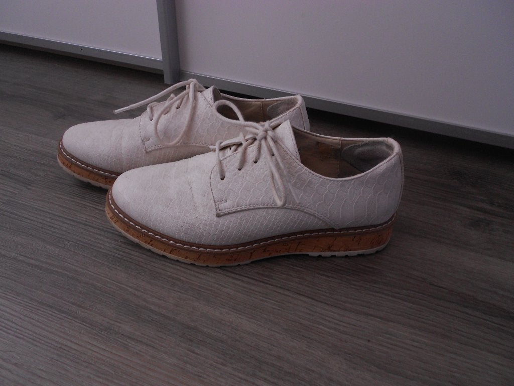Off white brogues - 36, Kleding | Dames, Schoenen, Wit, Ophalen of Verzenden, Sneakers of Gympen, Zo goed als nieuw