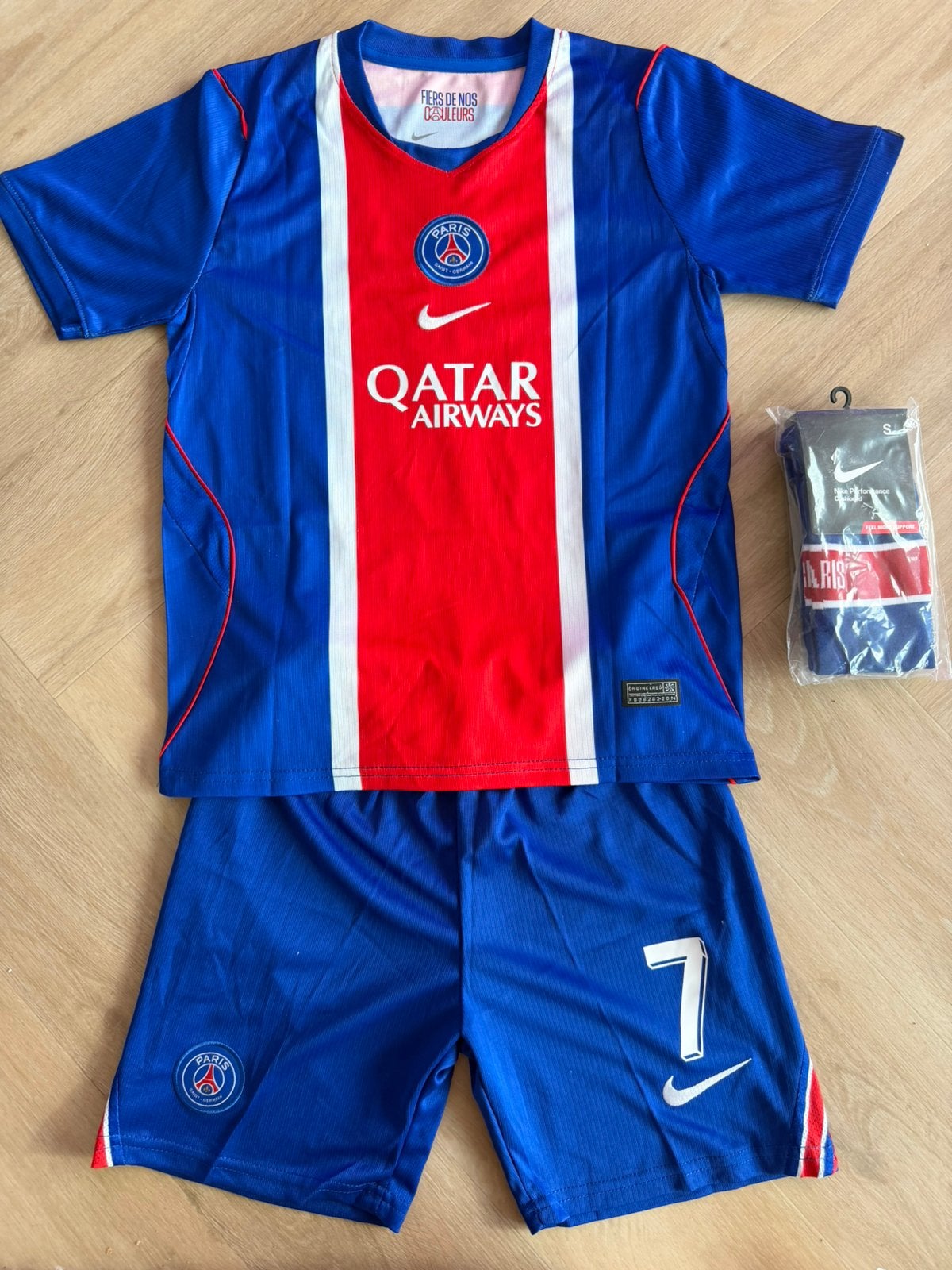 Nieuw Paris Saint Germain thuis tenue Kvaratskhelia 26/27, Maat XS of kleiner, Ophalen of Verzenden, Zo goed als nieuw, Set