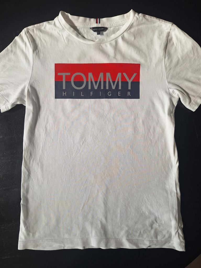 Tommy Hilfiger tshirt, Ophalen of Verzenden, Zo goed als nieuw, Jongen, Shirt of Longsleeve